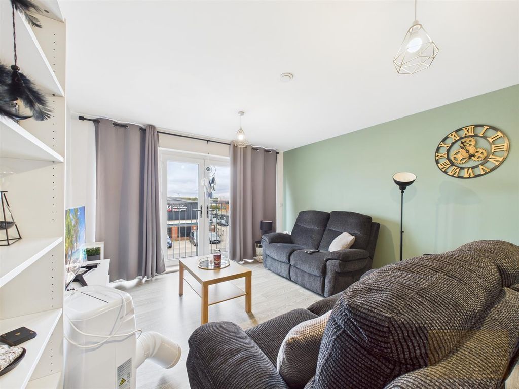 Property photo 1 of 9