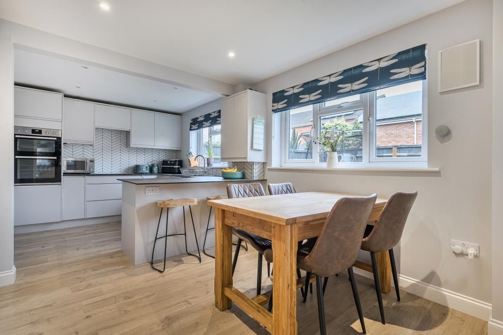 Property photo 3 of 21 Kitchen