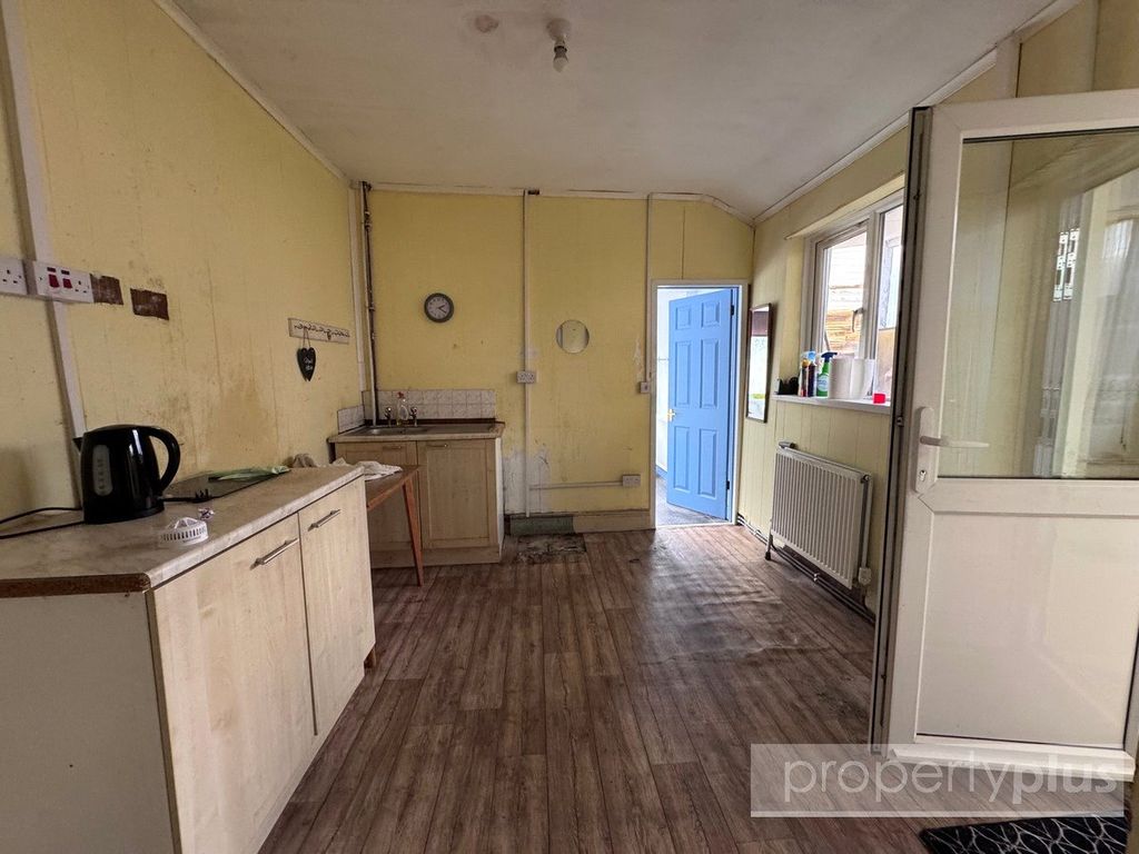 Property photo 2 of 12 Picture No. 06