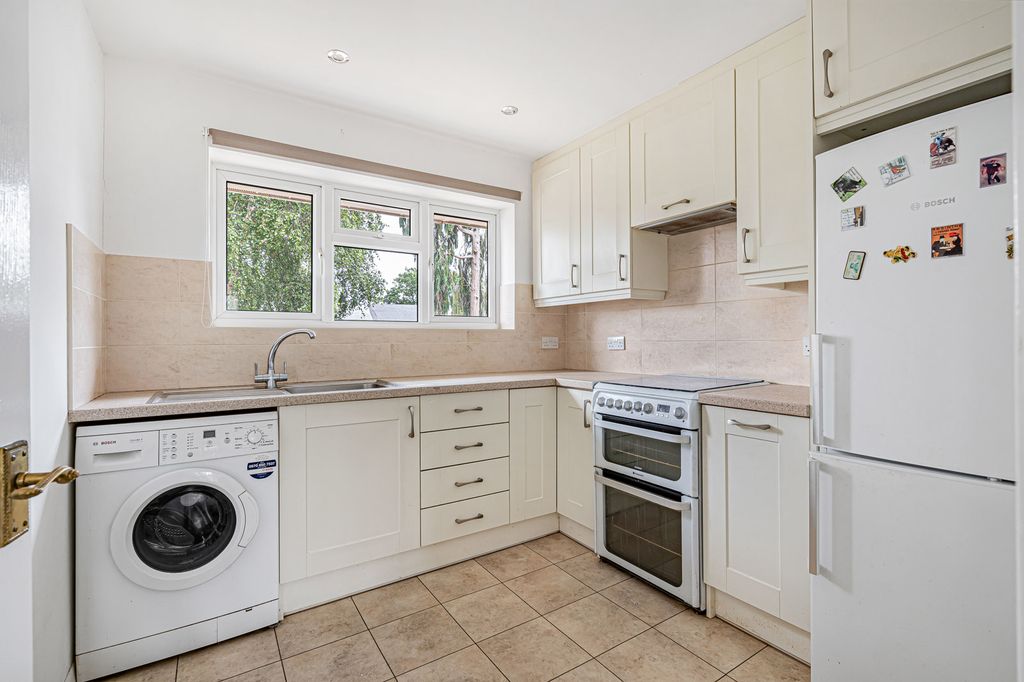 Property photo 3 of 16 Kitchen