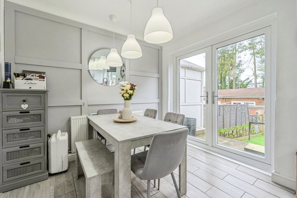 Property photo 3 of 16 Pbox-Img.Jpg