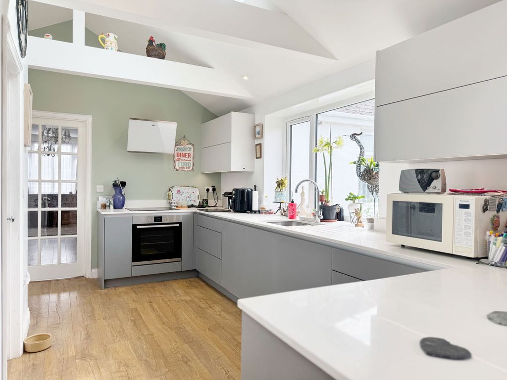 Property photo 3 of 26