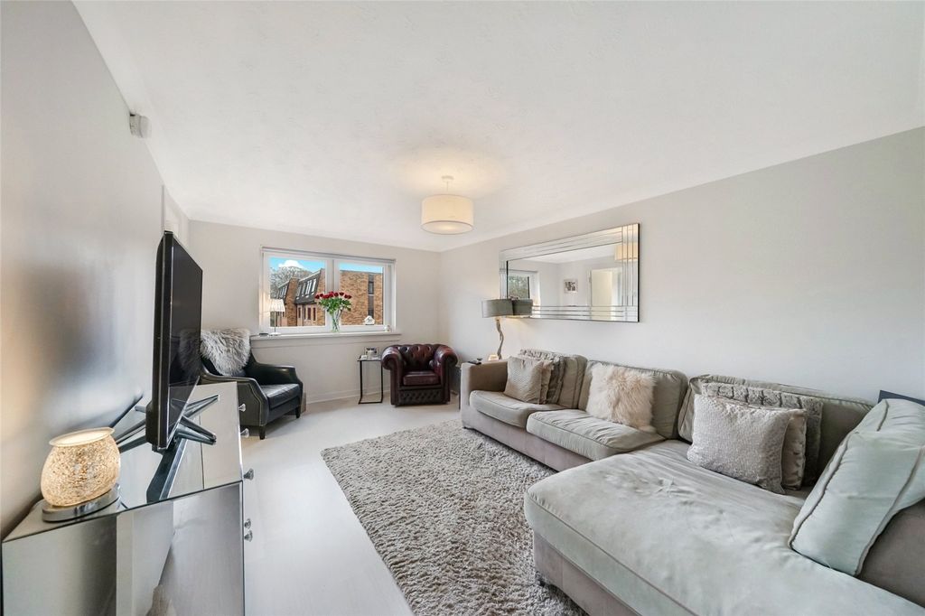 Property photo 2 of 25 Living Room