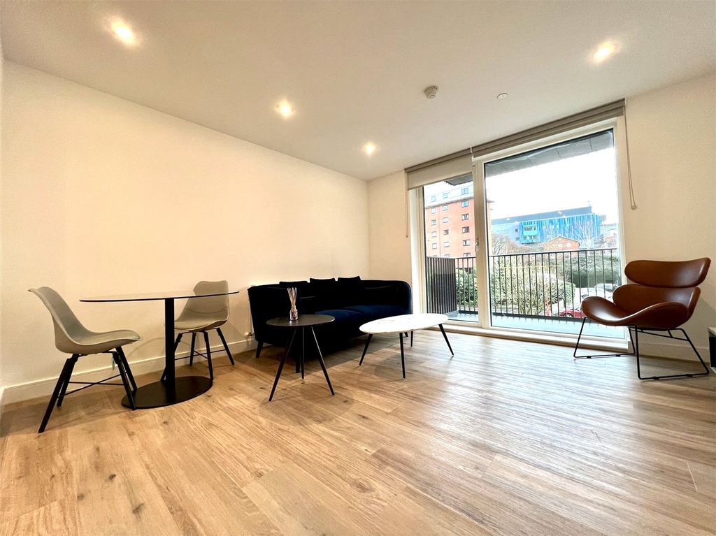 Property photo 2 of 8 Picture 2