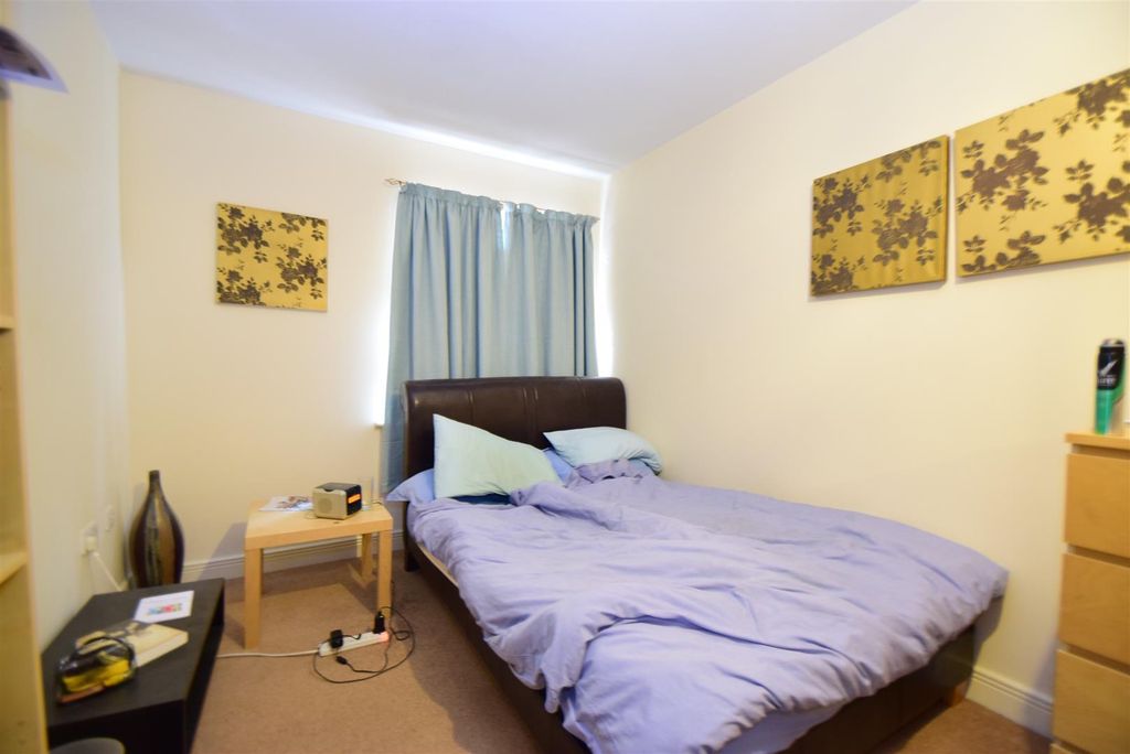 Property photo 3 of 6