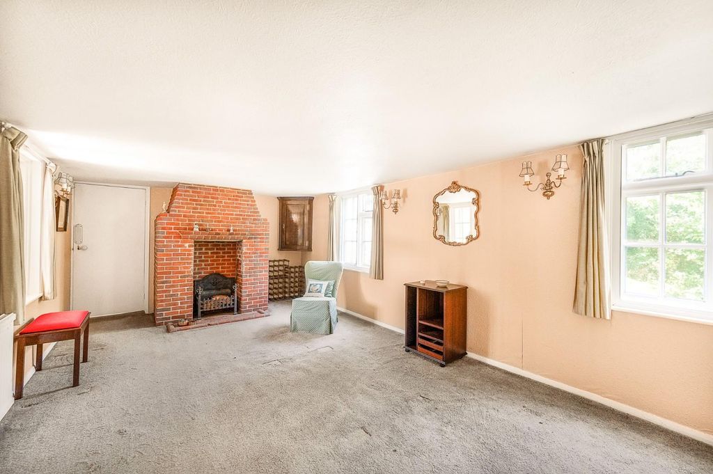 Property photo 2 of 29 Sitting Room