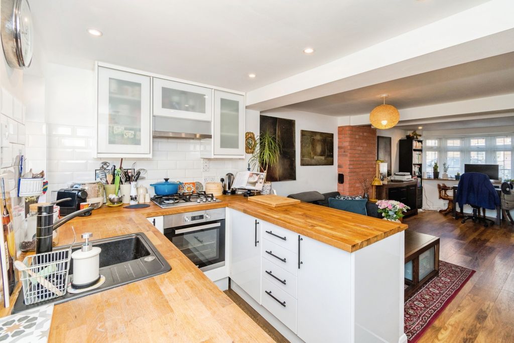 Property photo 2 of 14 Pbox-Img.Jpg