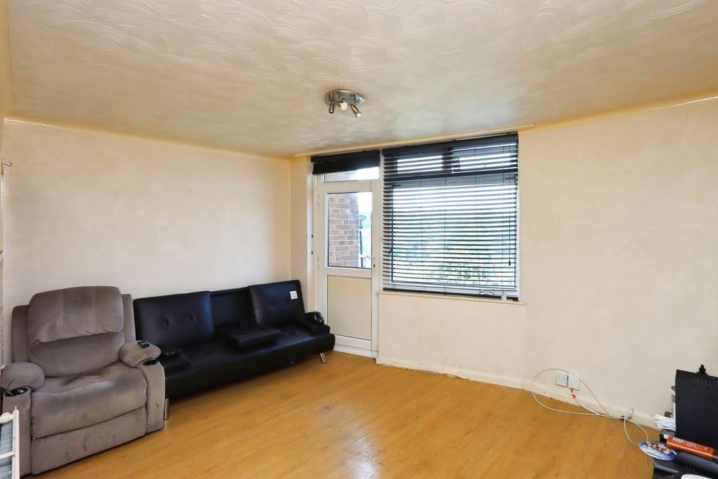 Property photo 3 of 17 Photo