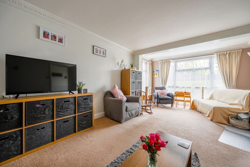 Property photo 3 of 20