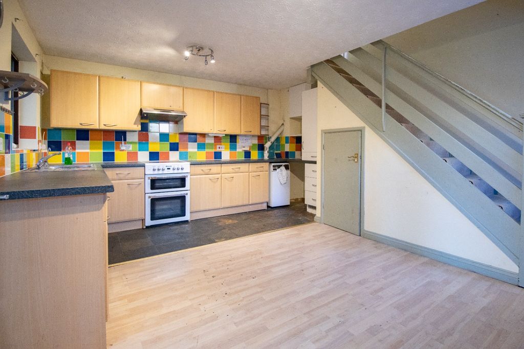 Property photo 3 of 15 3467046