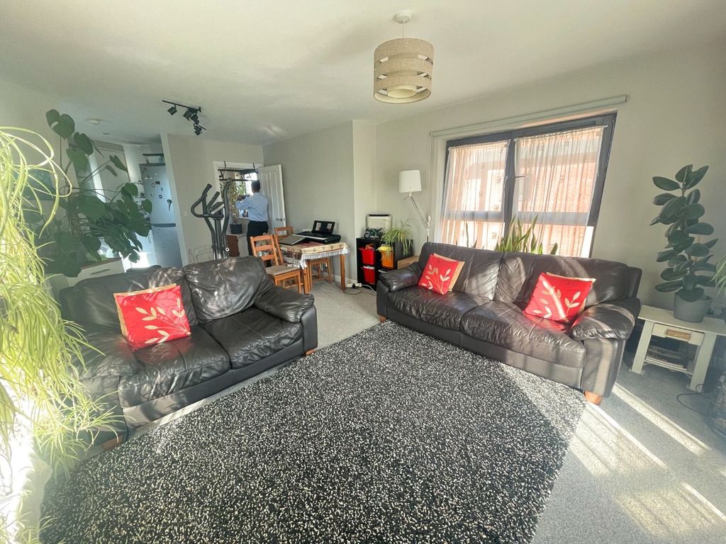 Property photo 3 of 12
