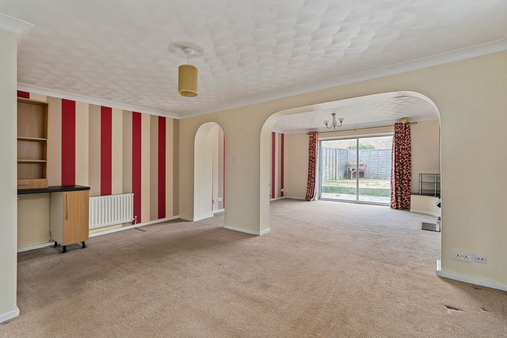 Property photo 2 of 14