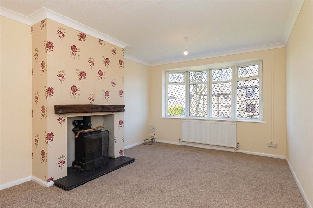 Property photo 3 of 12 Lounge/Diner