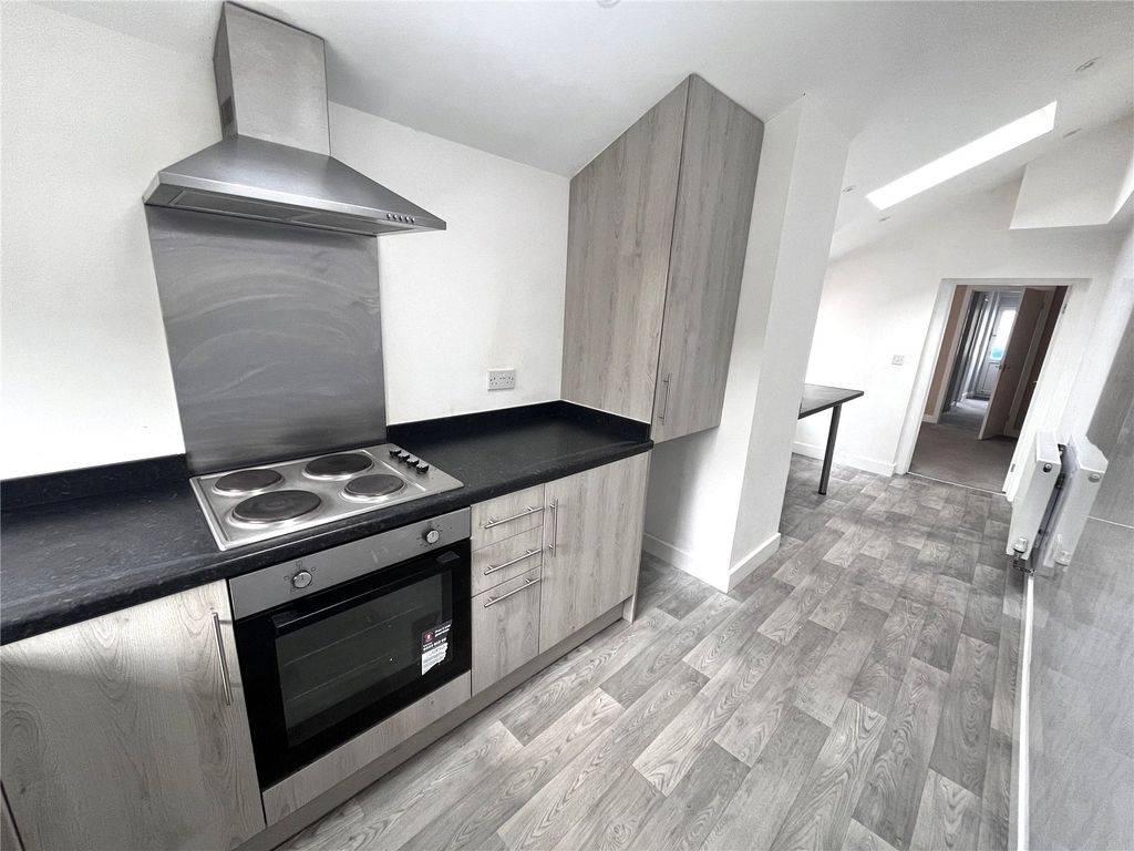 Property photo 2 of 15 Picture No. 04