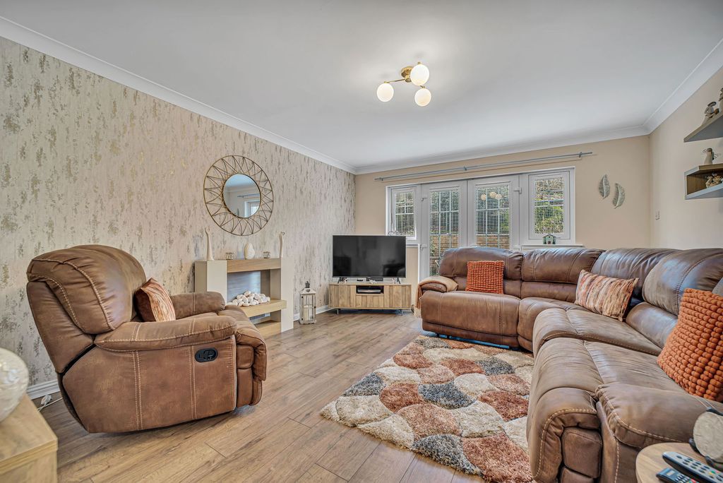 Property photo 2 of 20