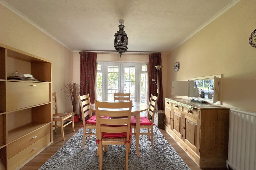 Property photo 3 of 17 Photo 10