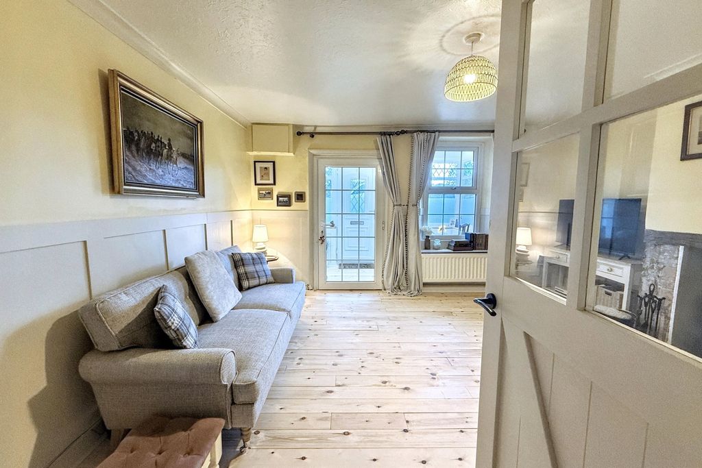 Property photo 1 of 32