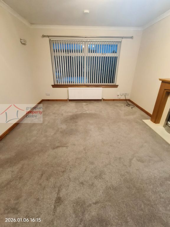 Property photo 3 of 12 Lounge