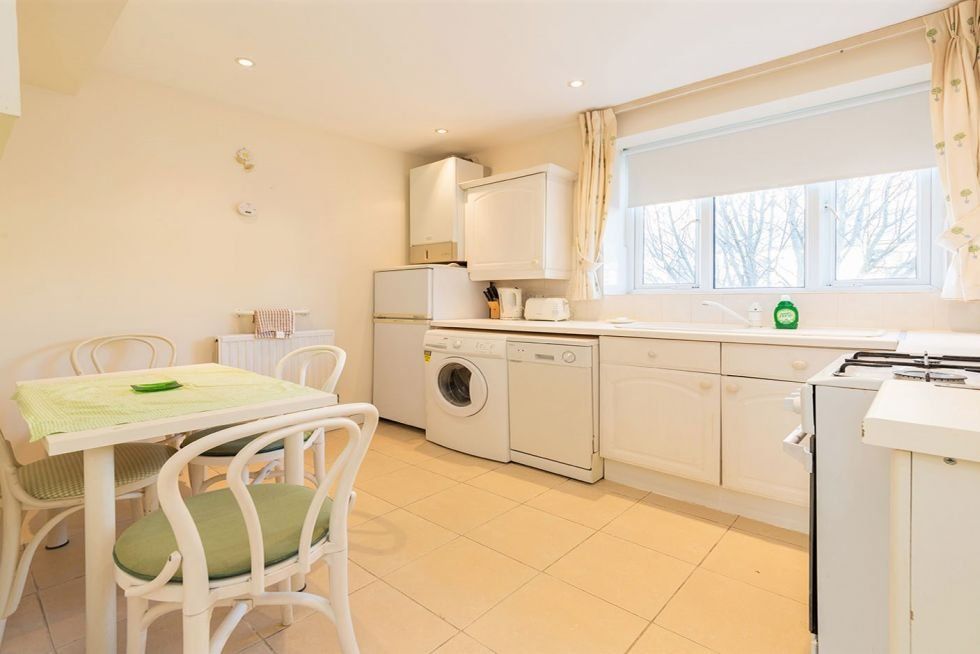 Property photo 3 of 5