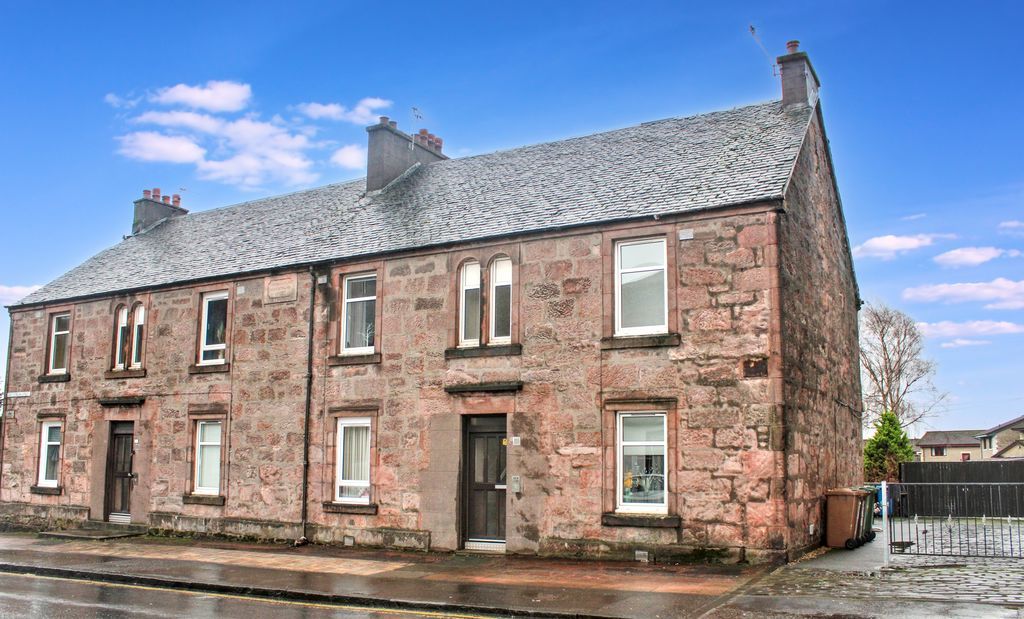 Property photo 1 of 15 Photo 11