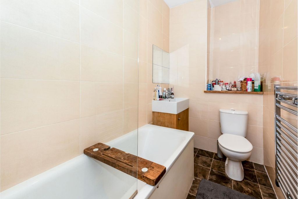 Property photo 3 of 6 6