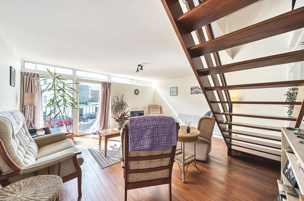 Property photo 2 of 13 1314248-40-68598F...