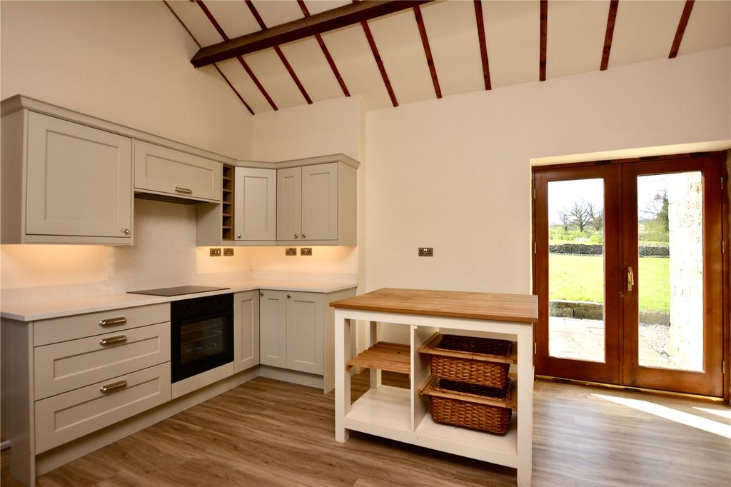 Property photo 3 of 18 Picture No. 28