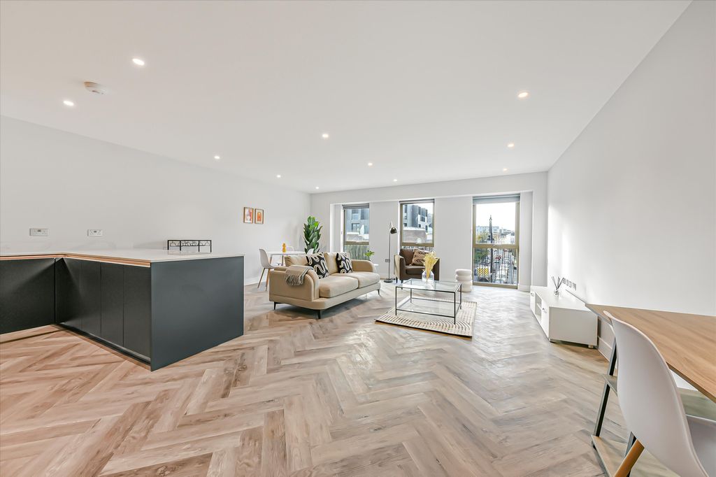 Property photo 2 of 10 Image