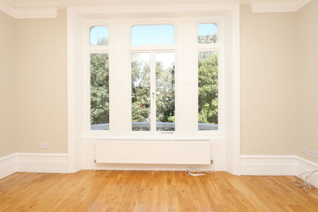 Property photo 2 of 16 Feature Window