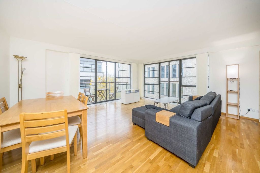 Property photo 2 of 7