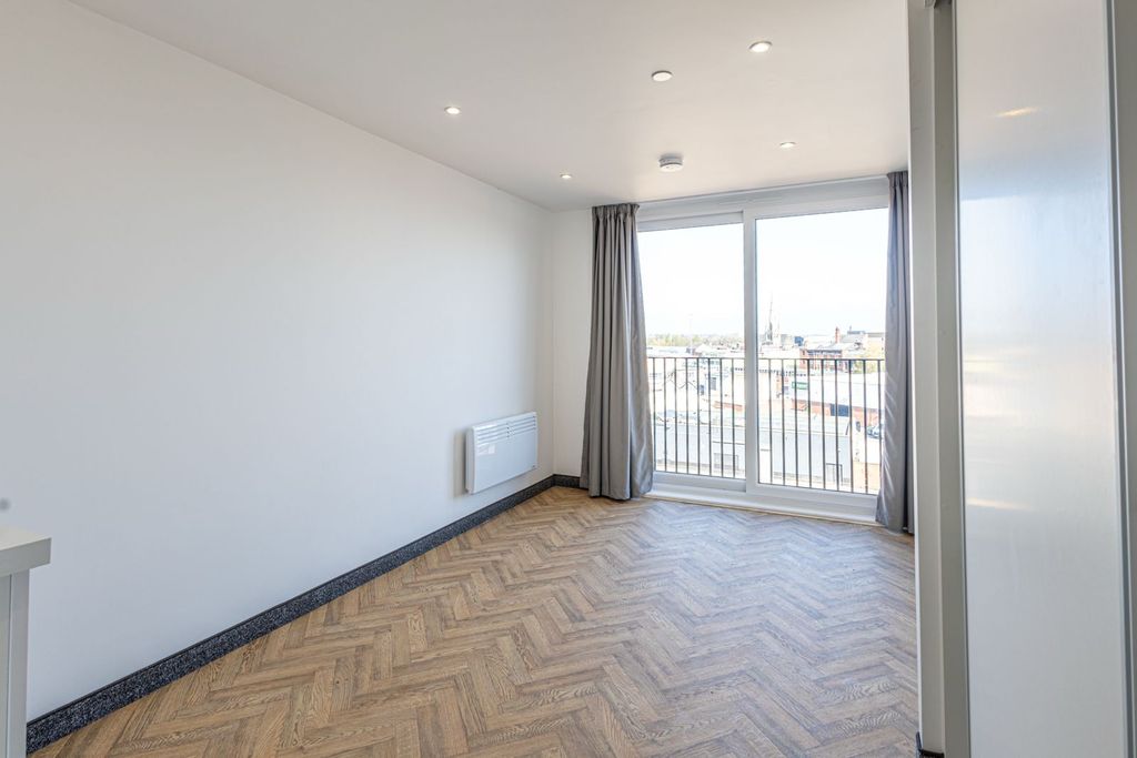 Property photo 3 of 9