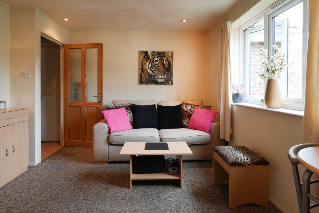 Property photo 2 of 9