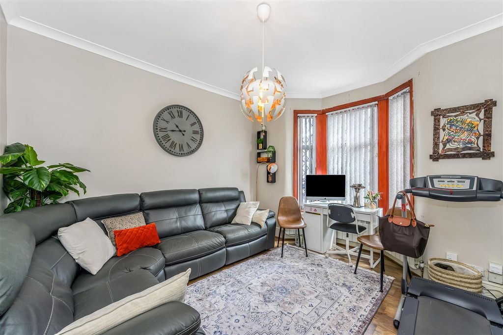 Property photo 2 of 21