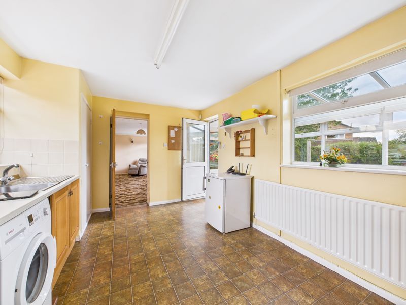 Property photo 3 of 20 Kitchen