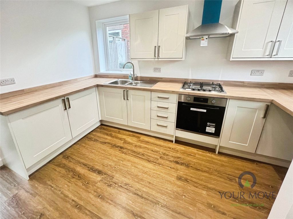 Property photo 2 of 16 Kitchen