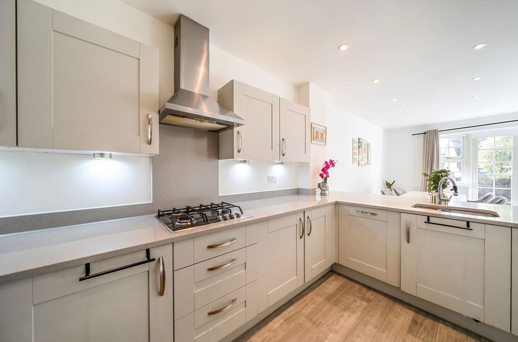 Property photo 3 of 30 1420346-25-699F0c...