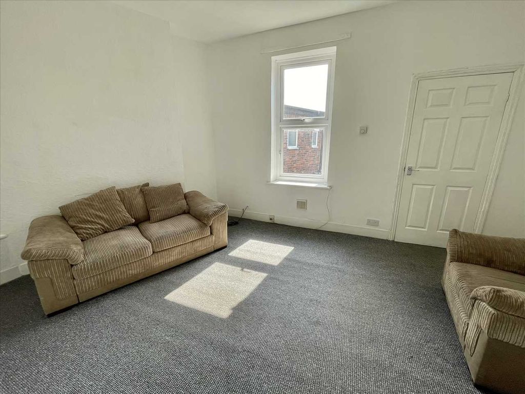 Property photo 2 of 6 Lounge
