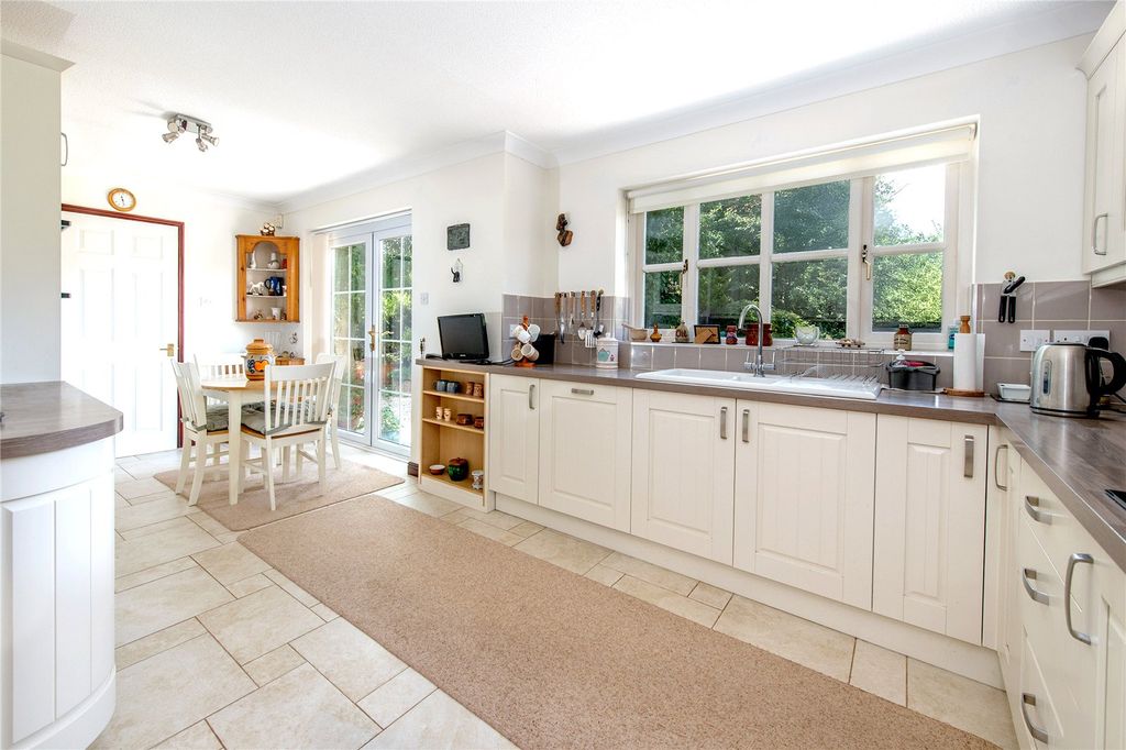 Property photo 3 of 29 Kitchen