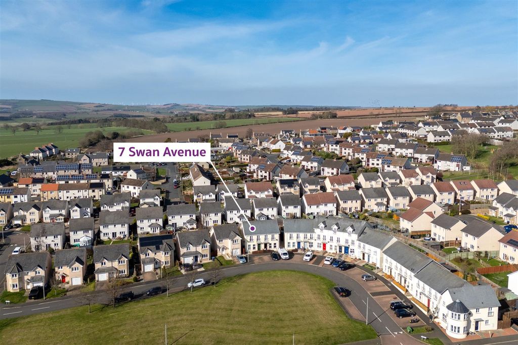 Property photo 2 of 18 7_Swan_Avenue-03.Jpg