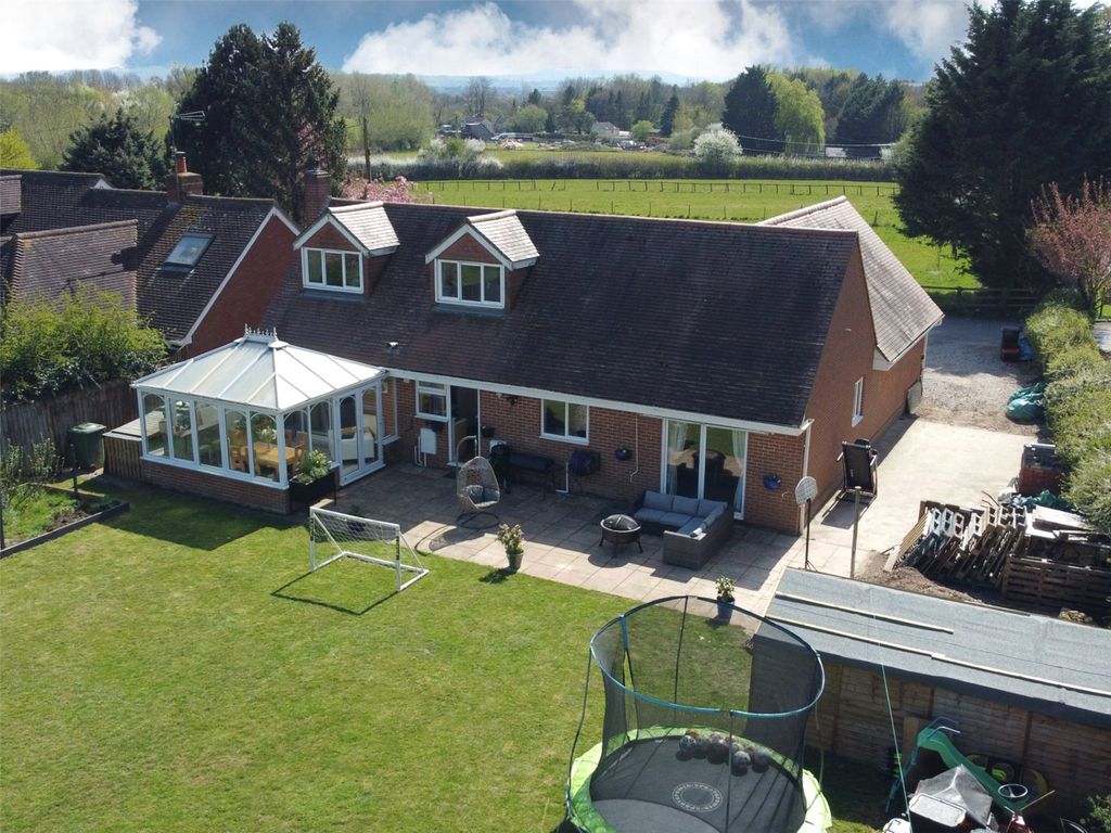 Property photo 1 of 37 Picture No. 35