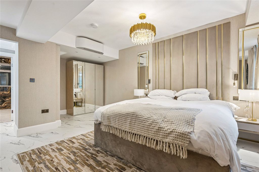 Property photo 3 of 16 Picture No. 08