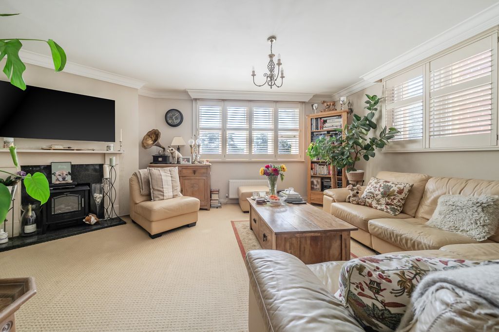 Property photo 3 of 13