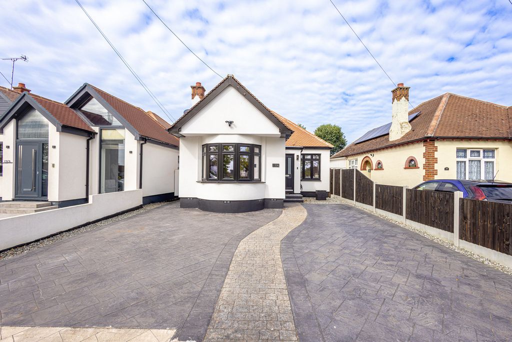Property photo 1 of 28