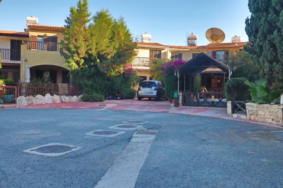 Property photo 1 of 27