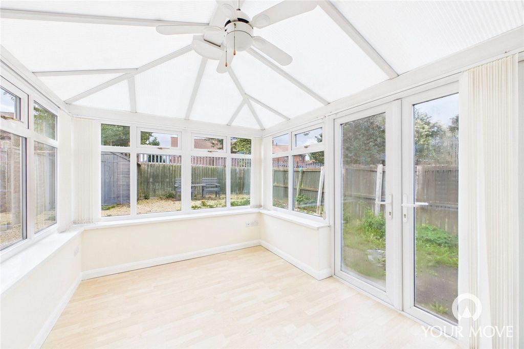 Property photo 2 of 15 Conservatory