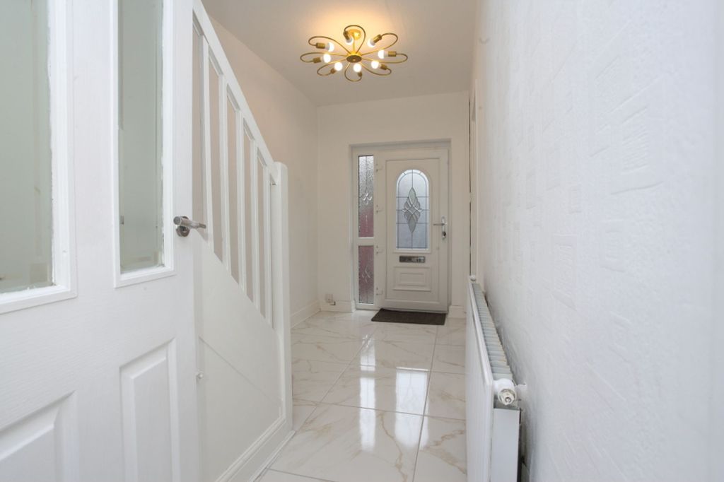 Property photo 3 of 24 Entrance