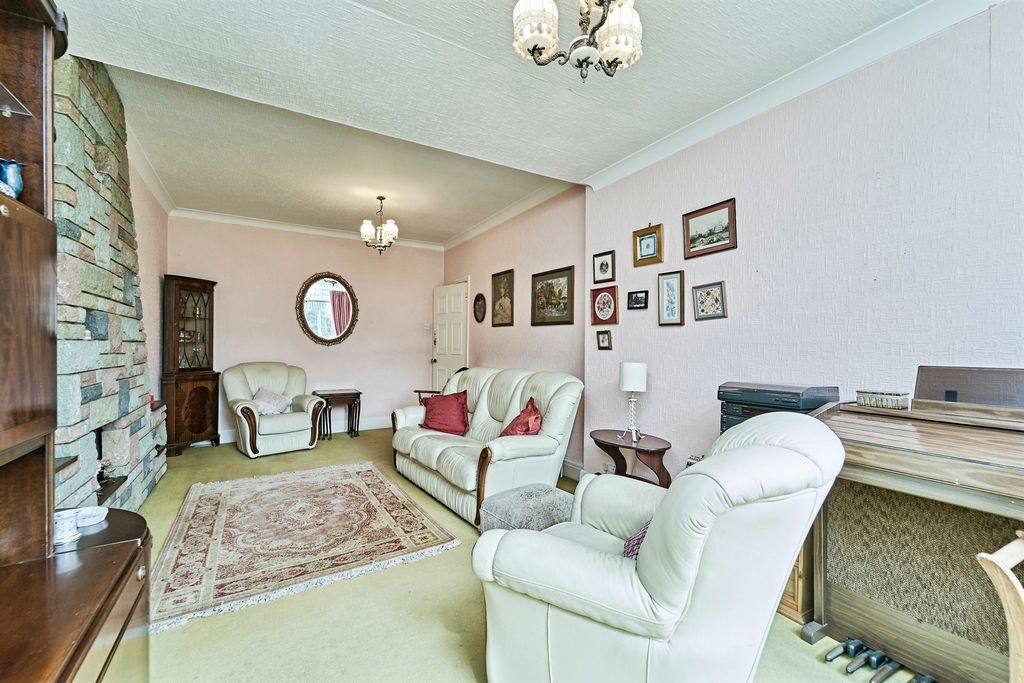 Property photo 3 of 21