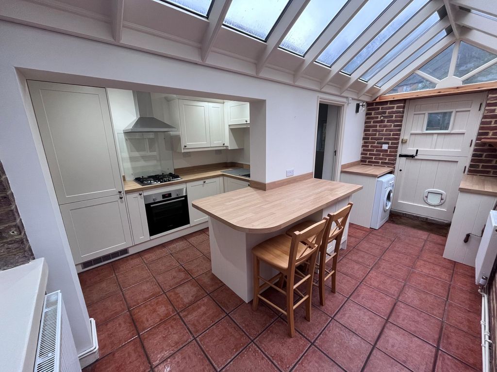 Property photo 3 of 12 Kitchen