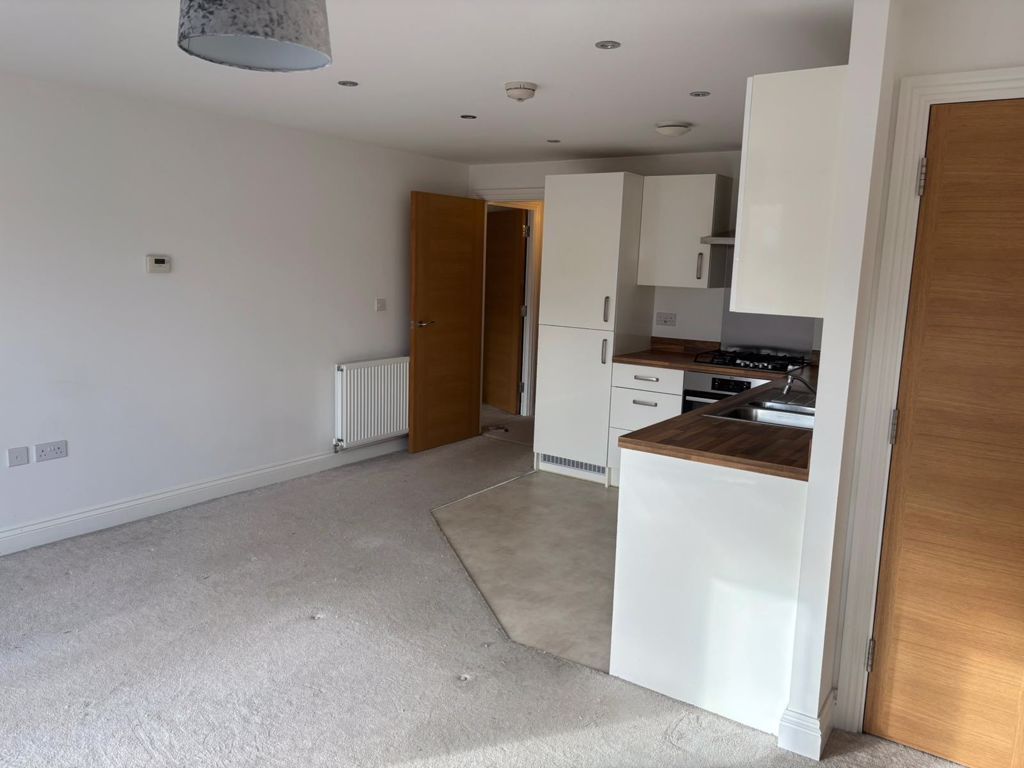 Property photo 3 of 8 Photo 7