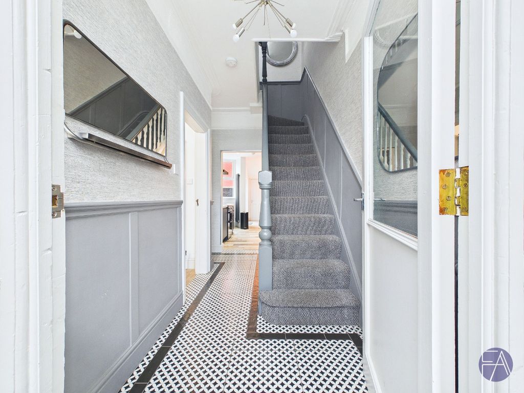 Property photo 2 of 27 4999552